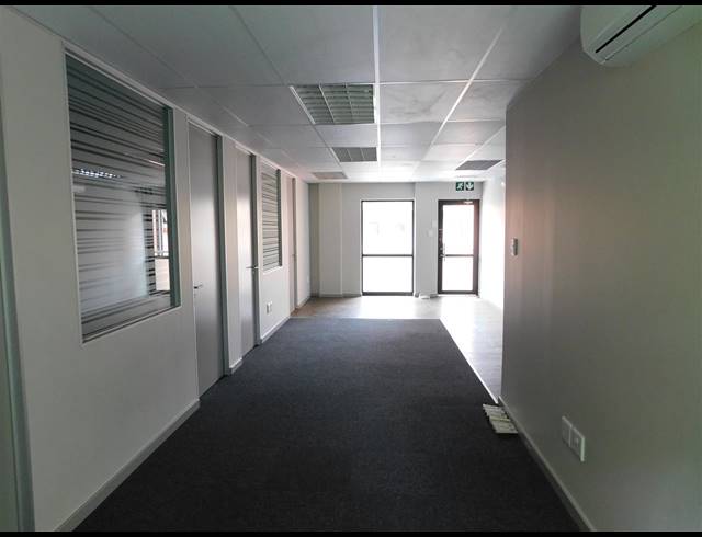 122M² OFFICE TO LET IN RANDPARK RIDGE